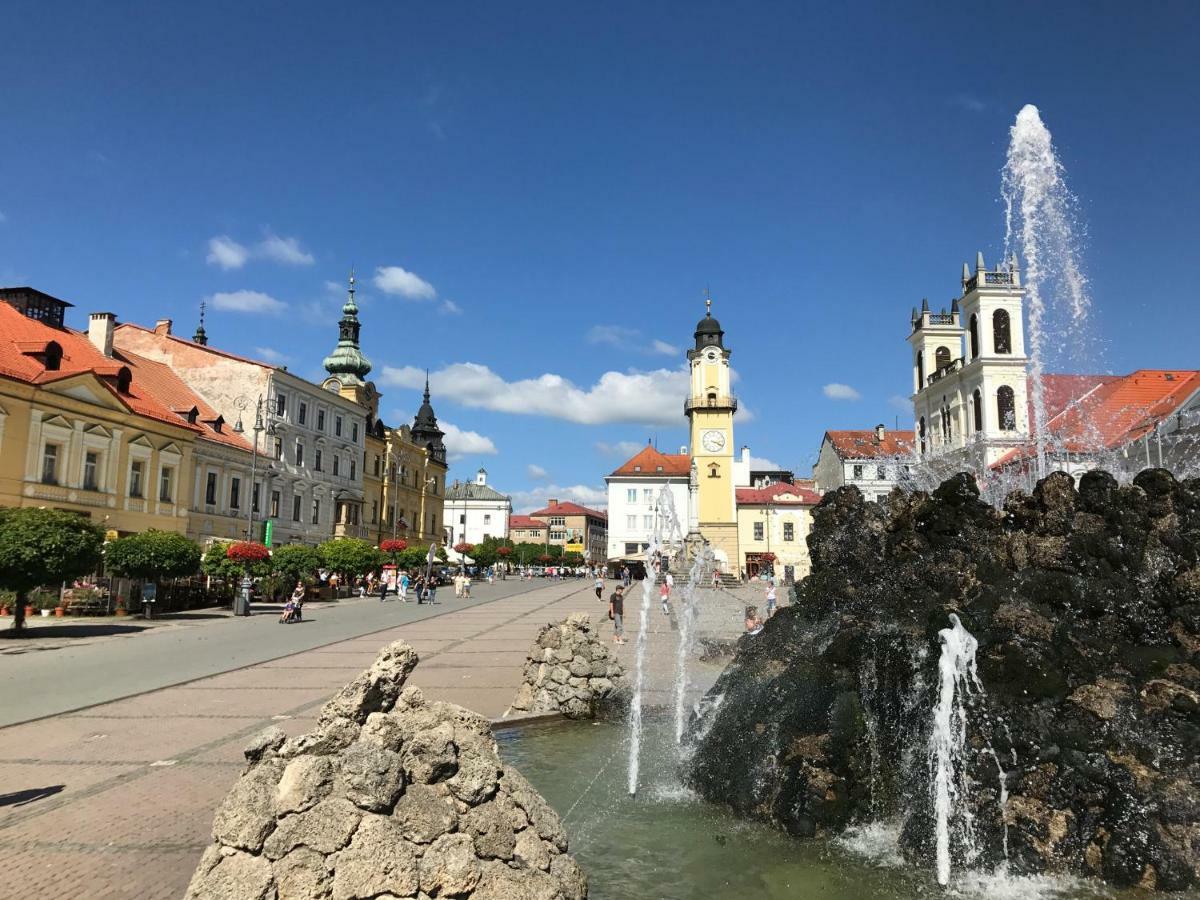 Bl Luxury Apartment, 24Hr Self Check-In, Free Private Garage Parking, Panoramic Views From Balcony, 5 Minute Walk To City Center Banská Bystrica Exterior foto