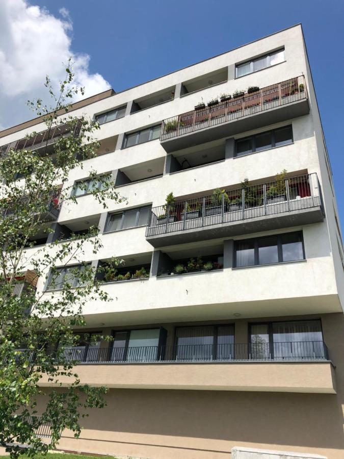 Bl Luxury Apartment, 24Hr Self Check-In, Free Private Garage Parking, Panoramic Views From Balcony, 5 Minute Walk To City Center Banská Bystrica Exterior foto